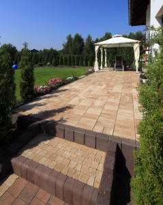 Ideo latte gladkie Palisada Merkado brazowy utwardzany Obrzeze Canto Trapez brazowy gladki 1