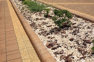 Obrzeze Canto Trapez brazowy gladki Teriso pastell sahara gladki gladki Avanti zolty plukany 1